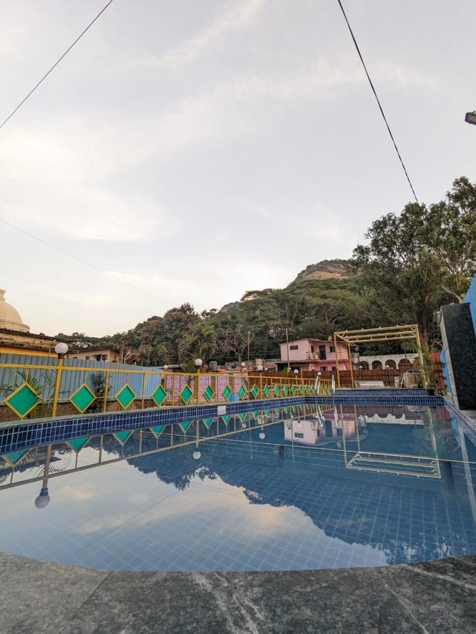 Blue Bell Homestay Lonavala Εξωτερικό φωτογραφία
