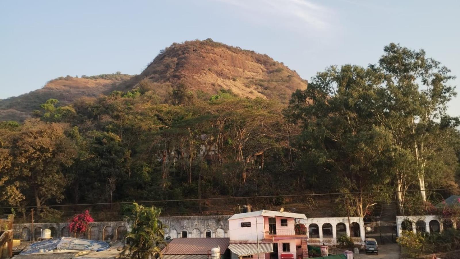 Blue Bell Homestay Lonavala Εξωτερικό φωτογραφία