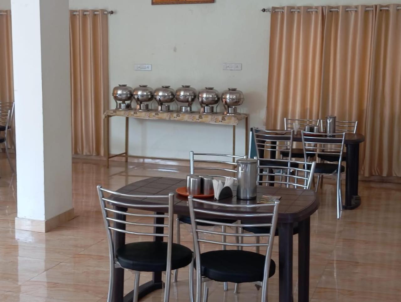 Blue Bell Homestay Lonavala Εξωτερικό φωτογραφία