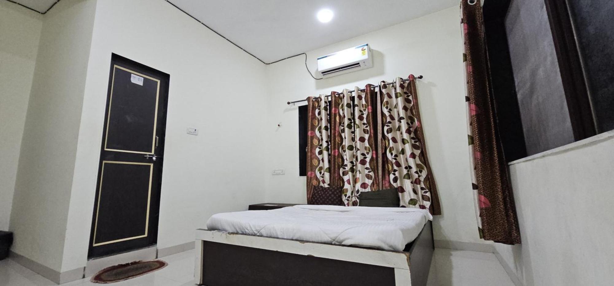 Blue Bell Homestay Lonavala Εξωτερικό φωτογραφία