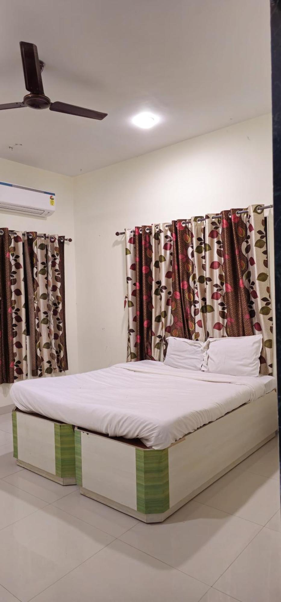 Blue Bell Homestay Lonavala Εξωτερικό φωτογραφία
