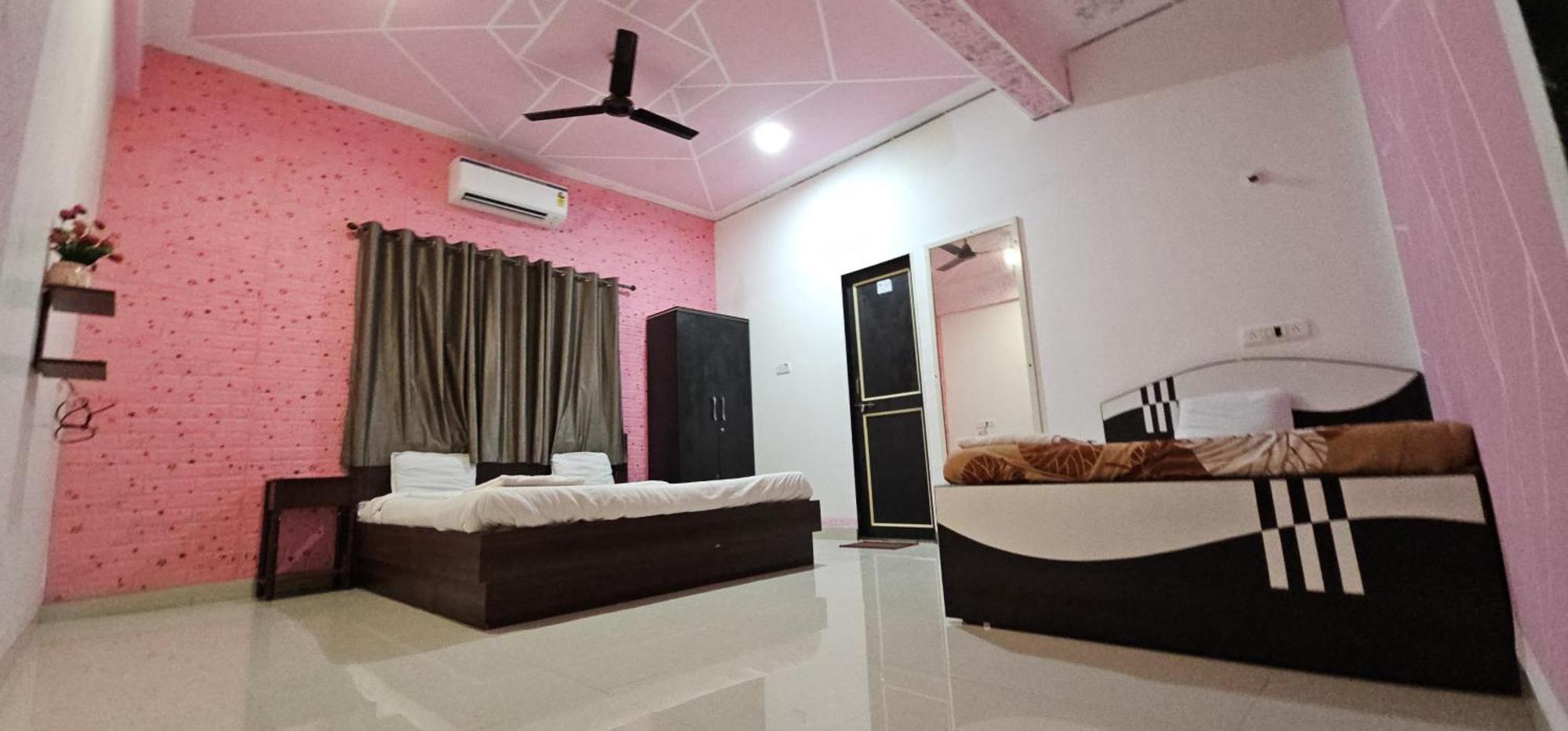 Blue Bell Homestay Lonavala Εξωτερικό φωτογραφία